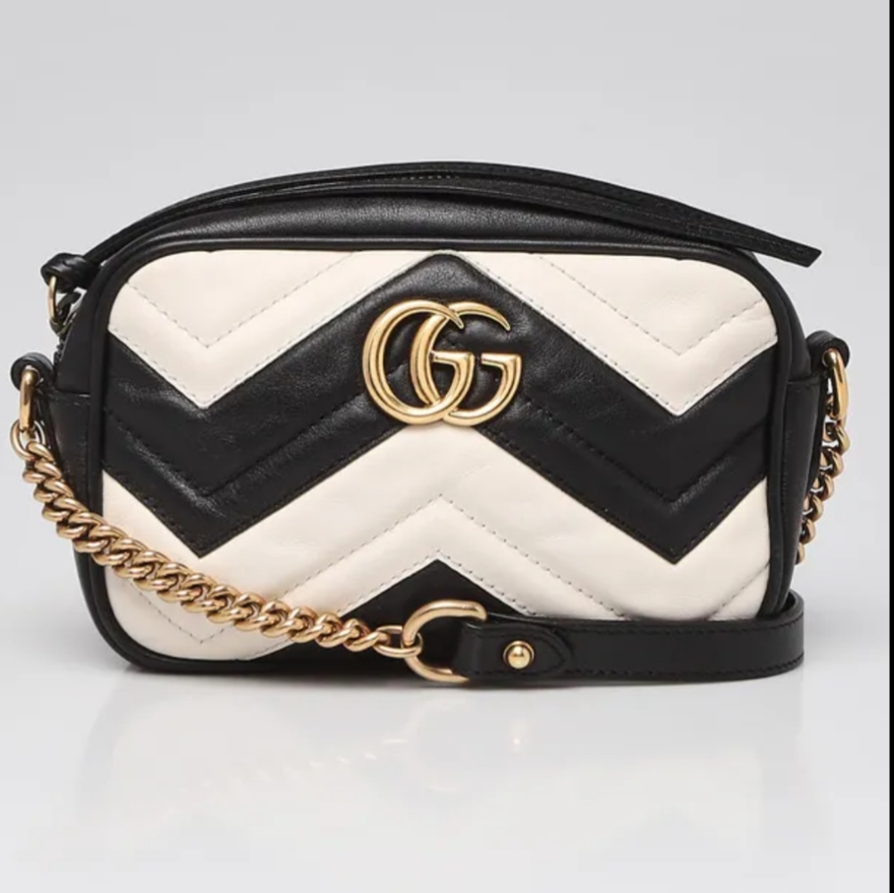 $950 DIRECT RARE Gucci Blk & Cream chevron leather camera bag! Exc condition π€ - Picture 1 of 15